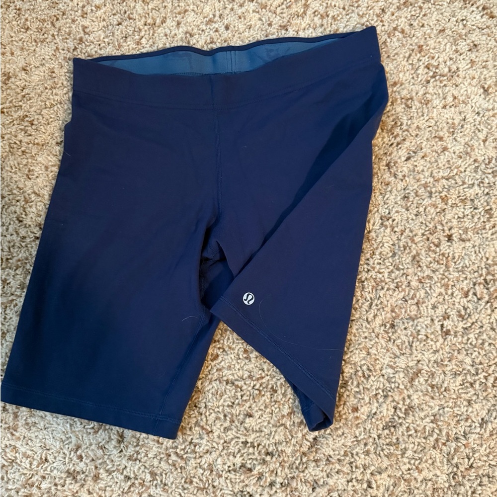 Women’s Lululemon navy blue biker shorts size 6